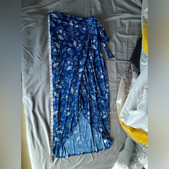 Kaileigh Daisy Wrap Maxi Skirt size m  NWT - Picture 5 of 9